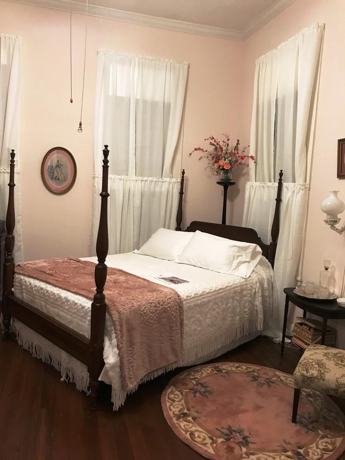 Riverboat Bed & Breakfast Натчес Екстериор снимка